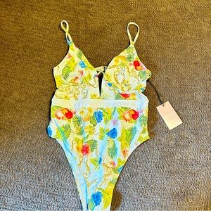 Juicy Couture Wunderwire Mold Plunging One Price Swimsuit in White Floral